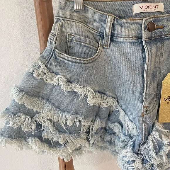 🔥 VIBRANT High Rise Light Blue Denim Shorts – Size L 🔥 - Picture 3 of 5